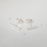 IndiviJewels Silver Faceted Bar Earrings on Dish 2